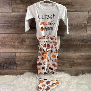70 Infant Pumpkin Patch Outfit Pants Hat Belt 0/3 mths White  Orange Black
